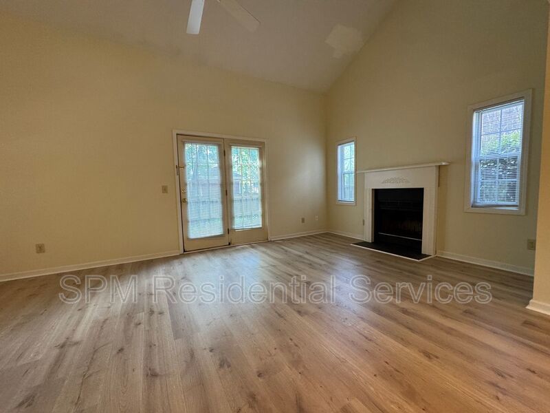 3 bedrooms close to UNCW!  Swimming Pool! property image