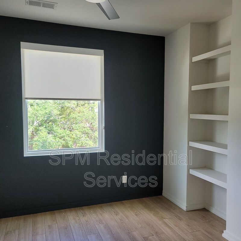 3rd Floor, Corner Unit, Close to CFCC property image