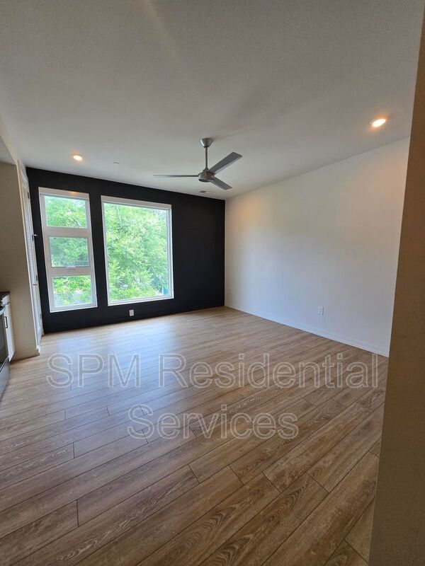 3rd Floor, Downtown, Close to Riverwalk, CFCC property image