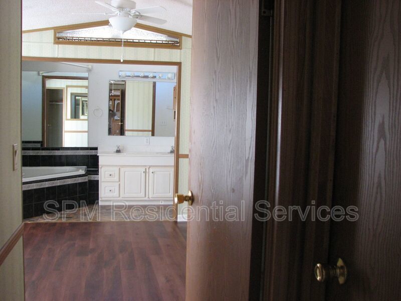 2 BEDROOM IN HAMPSTEAD, CLOSE TO WILMINGTON AND JACKSONVILLE, TOPSAIL BEACH property image