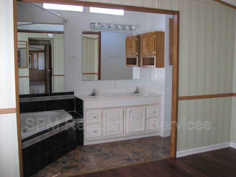 2 BEDROOM IN HAMPSTEAD, CLOSE TO WILMINGTON AND JACKSONVILLE, TOPSAIL BEACH property image