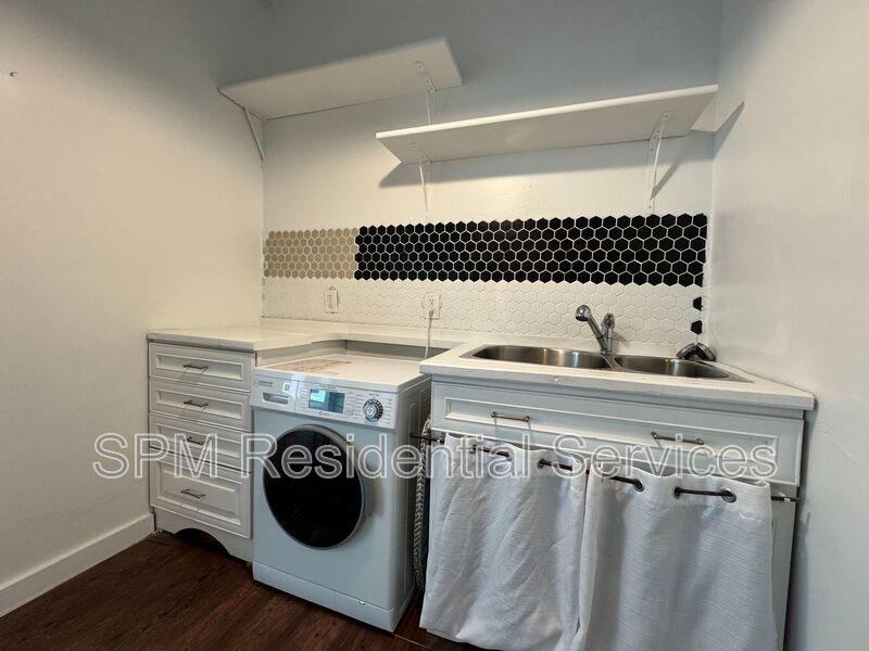 Historic Downtown Wilmington 1 Bed/1 Bath - 1 Mile from the Cape Fear Riverfront property image