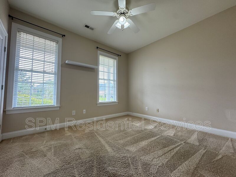 WATERFORD- LARGE FENCED IN BACKYARD, ACCESS TO ALL WATERFORD AMENITIES property image