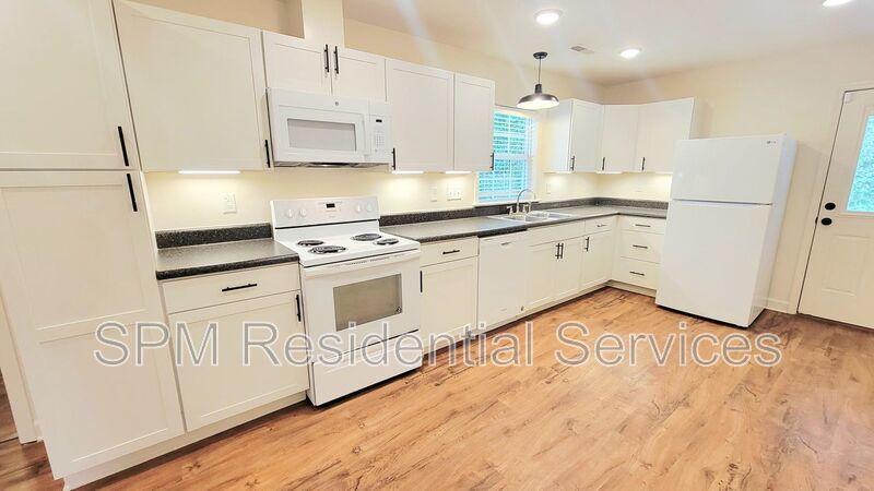 3 Bedroom Home Close To UNCW! property image