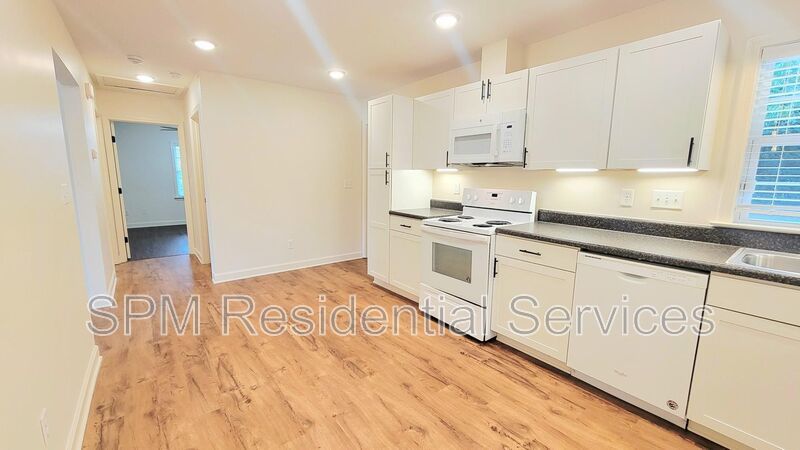 3 Bedroom Home Close To UNCW! property image