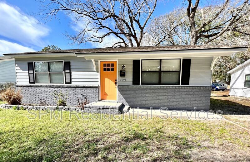 2 Bedroom Home on North End Downtown property image