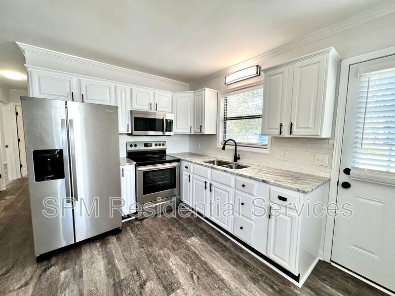 2 Bedroom Home on North End Downtown property image