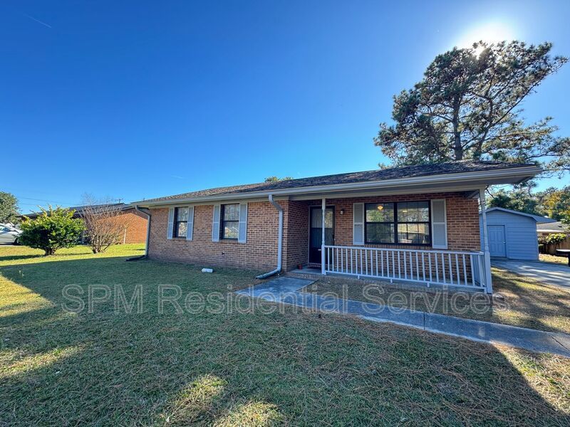 Castle Hayne - 3 Bed/1.5 Bath - Single Story Home, Large Fenced In Yard, Bonus Storage Shed property image