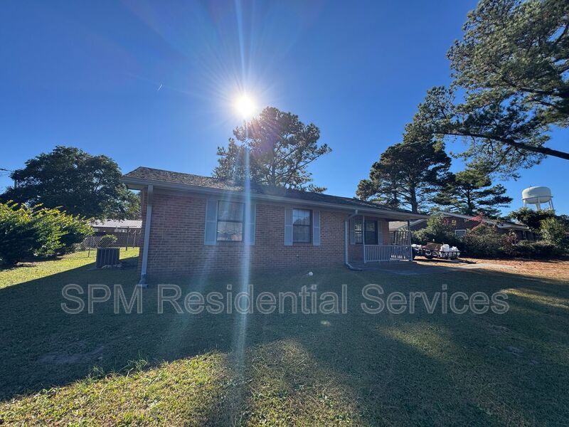 Castle Hayne - 3 Bed/1.5 Bath - Single Story Home, Large Fenced In Yard, Bonus Storage Shed property image