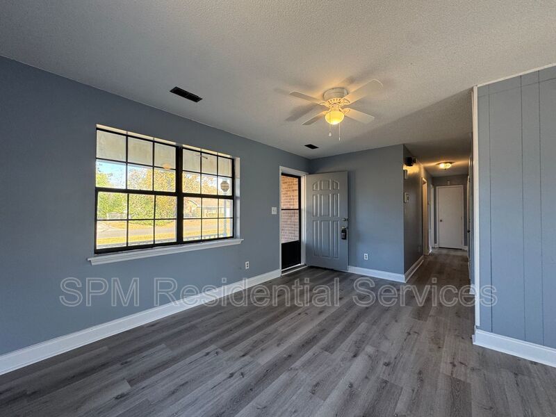 Castle Hayne - 3 Bed/1.5 Bath - Single Story Home, Large Fenced In Yard, Bonus Storage Shed property image