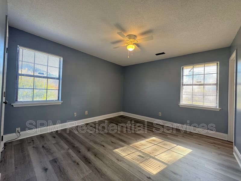 Castle Hayne - 3 Bed/1.5 Bath - Single Story Home, Large Fenced In Yard, Bonus Storage Shed property image
