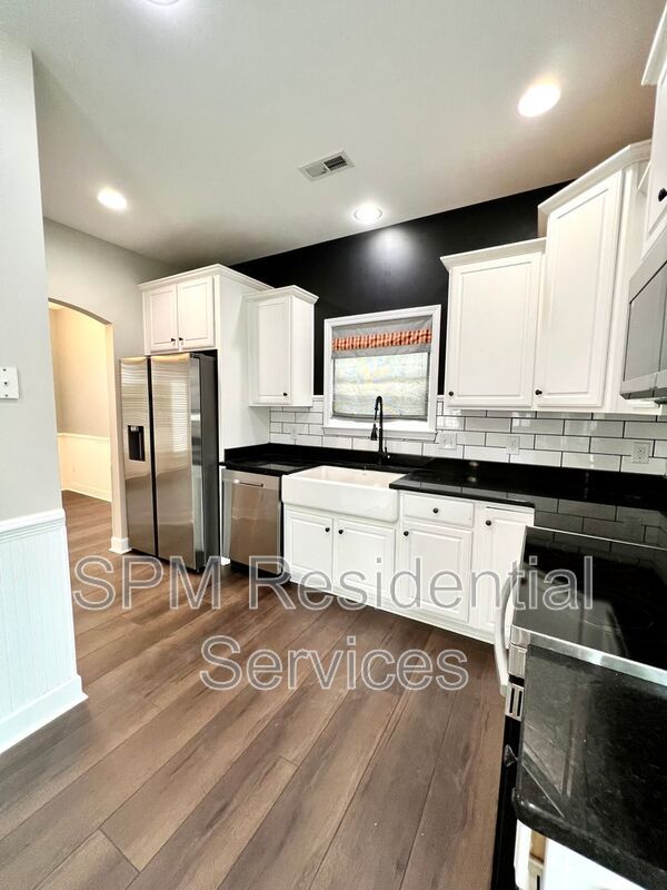 4 Bedroom/ 2.5 Bathrooms in Beautiful neighborhood in Rocky Point property image