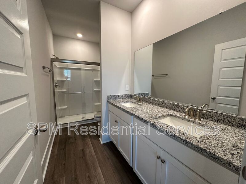 FIRST MONTH FREE RENT, NO APPLICATION FEE, FENCED IN BACKYARD property image