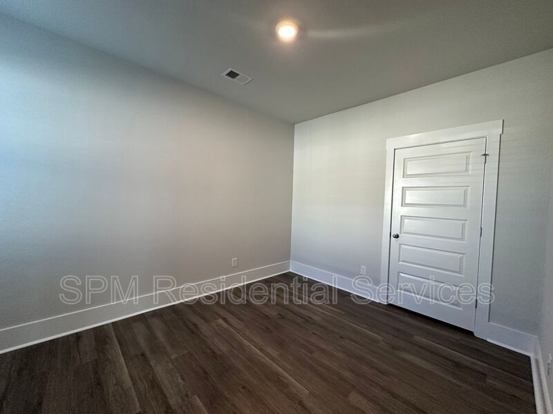 FIRST MONTH FREE RENT, NO APPLICATION FEE, FENCED IN BACKYARD property image