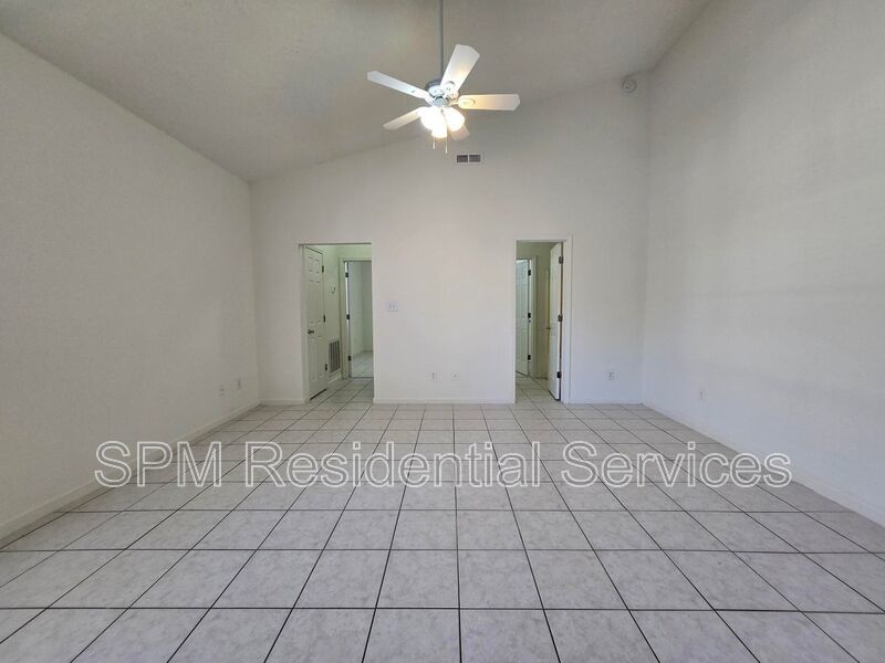 Lake Avenue Patio Homes - Tile Floors & Vaulted Ceilings property image