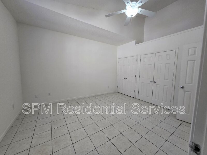 Lake Avenue Patio Homes - Tile Floors & Vaulted Ceilings property image