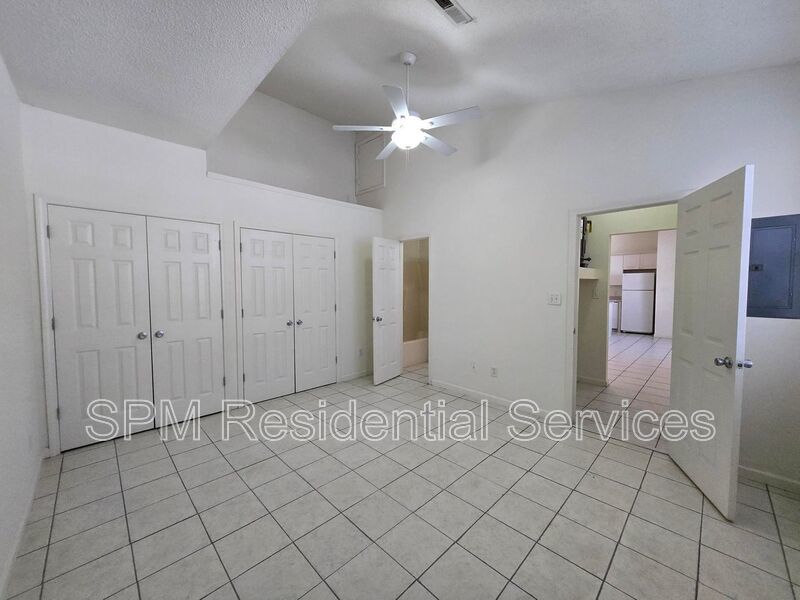 Lake Avenue Patio Homes - Tile Floors & Vaulted Ceilings property image