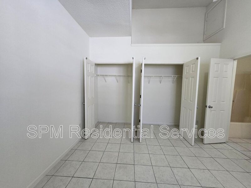Lake Avenue Patio Homes - Tile Floors & Vaulted Ceilings property image