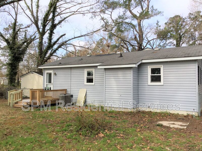 No HOA, Large primary bedroom. property image