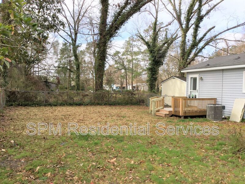 No HOA, Large primary bedroom. property image