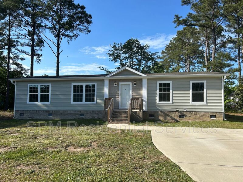 Large fenced backyard, Community Pool, and Kitchen Island property image