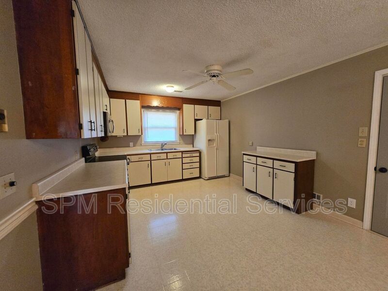 3 Bedroom Brick Home For Rent, Small dog permitted property image