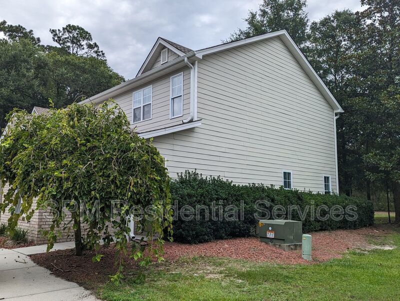 Amazing 3 bedroom, 3 bathroom end unit townhome with updated features.  Close to Wrightsville Beach! property image