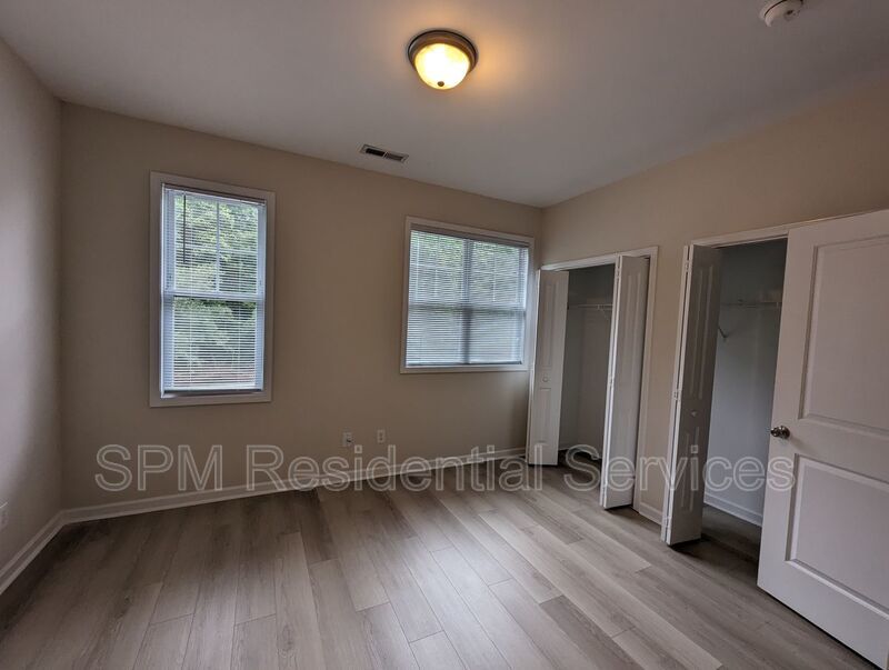 Amazing 3 bedroom, 3 bathroom end unit townhome with updated features.  Close to Wrightsville Beach! property image
