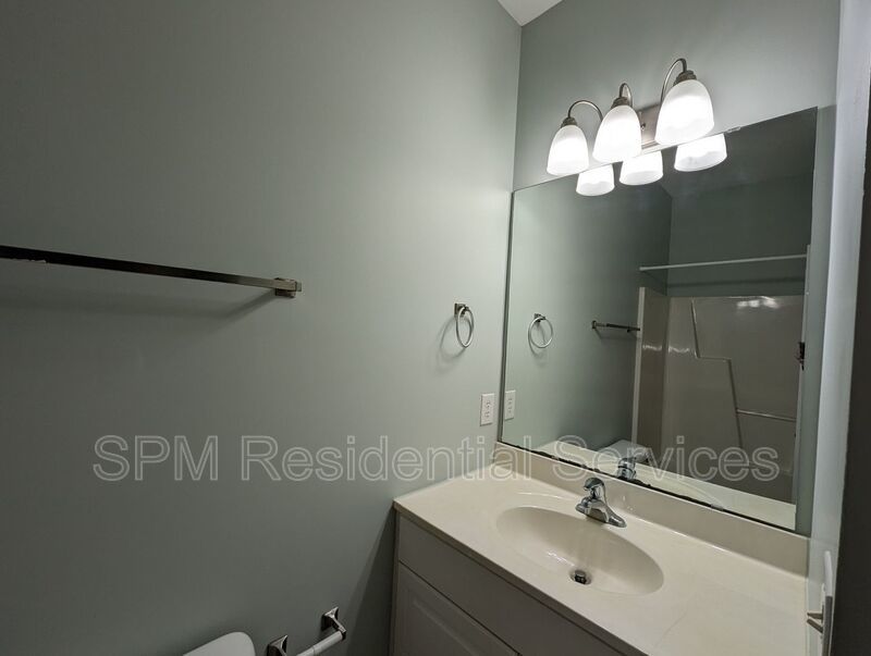 Amazing 3 bedroom, 3 bathroom end unit townhome with updated features.  Close to Wrightsville Beach! property image