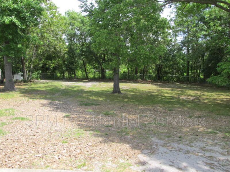 Fenced in yard, Minutes to shopping, restaurant, and I140 property image