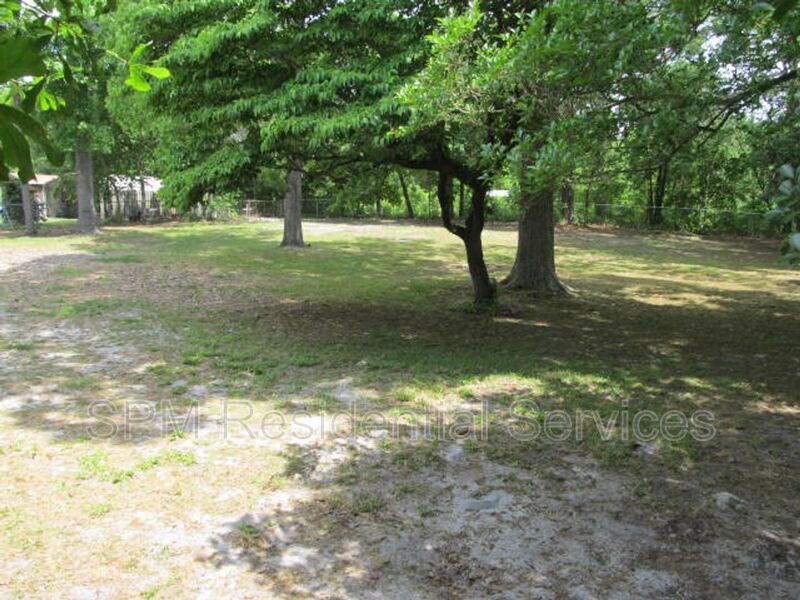 Fenced in yard, Minutes to shopping, restaurant, and I140 property image