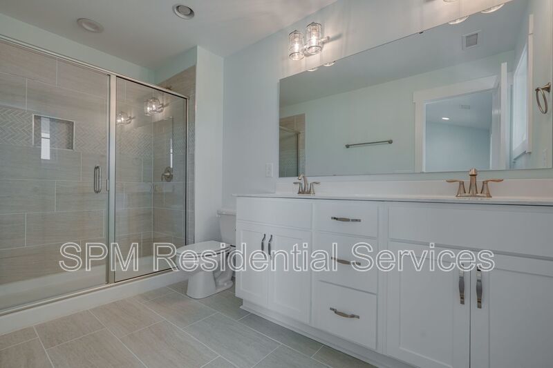 Riverlights - Two Story Townhome, Washer and Dryer Included property image