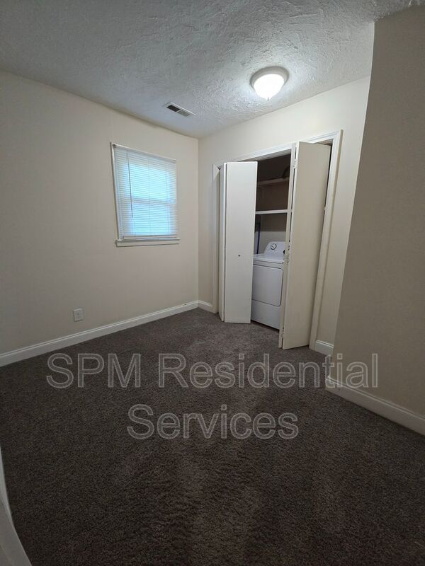 No HOA, Large primary bedroom. property image