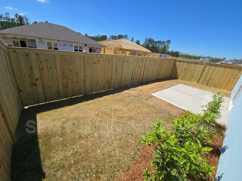 FIRST MONTH FREE RENT, NO APPLICATION FEE, FENCED IN BACKYARD property image