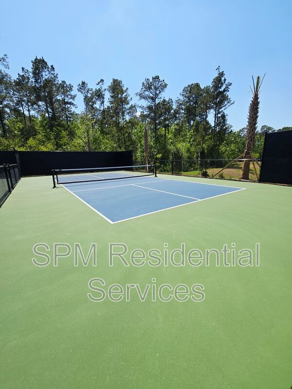 FIRST MONTH FREE RENT, NO APPLICATION FEE, FENCED IN BACKYARD property image
