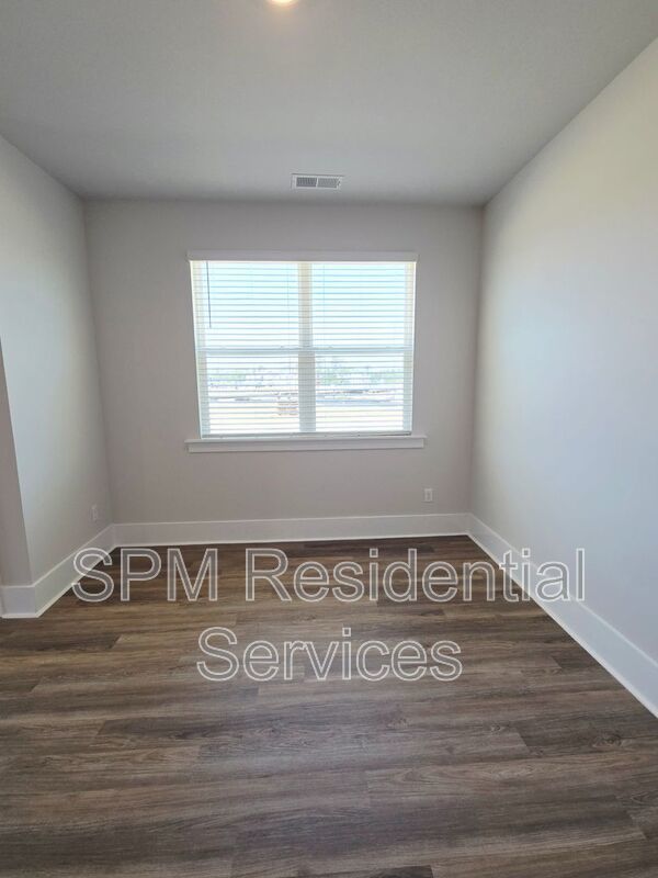 New Construction, Oversize Luxury Pool, Walking distances to the AMAZING amenities. property image