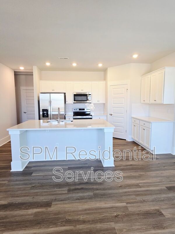 New Construction, Oversize Luxury Pool, Walking distances to the AMAZING amenities. property image