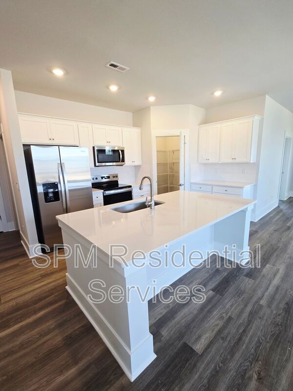 New Construction, Oversize Luxury Pool, Walking distances to the AMAZING amenities. property image