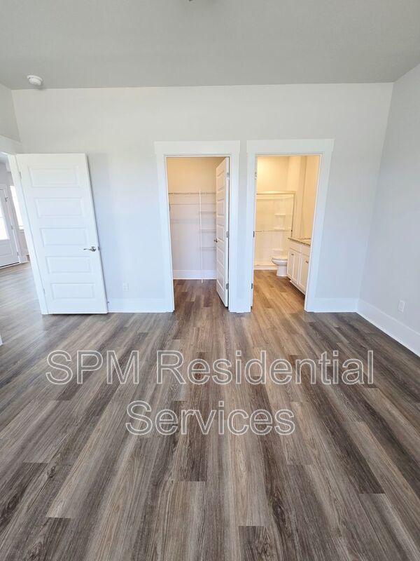 New Construction, Oversize Luxury Pool, Walking distances to the AMAZING amenities. property image
