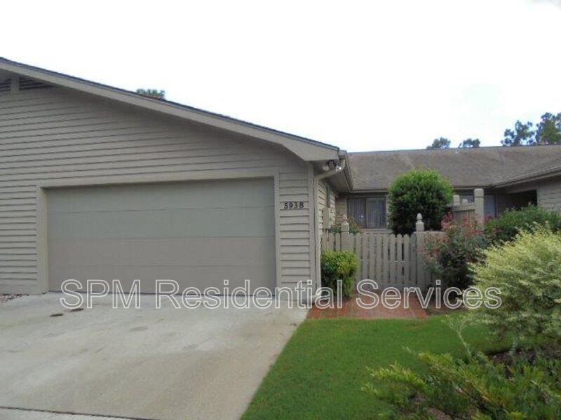 Beautiful 3 Bedroom townhome centrally located to beaches, dining & shopping property image