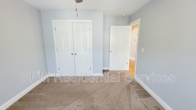 Stately 3 bedroom end unit Townhome property image