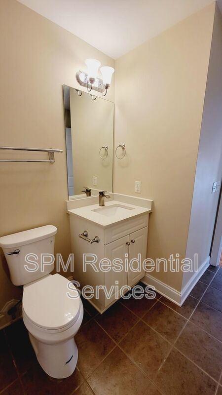 Stately 3 bedroom end unit Townhome property image