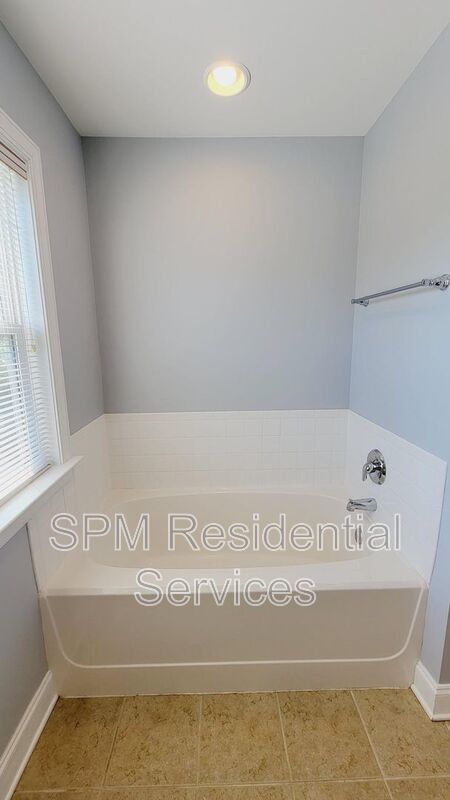 Stately 3 bedroom end unit Townhome property image