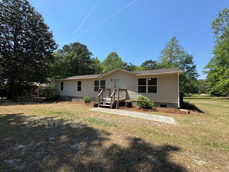 Bay Harbor - Large Backyard, Two Fully Wired Sheds, Public Boat Ramp within 2 Miles property image