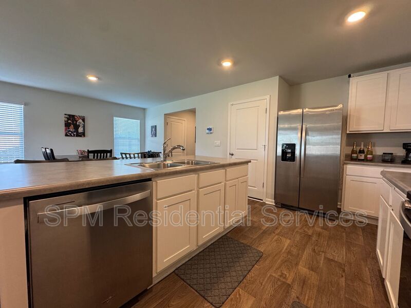 Folkstone Heights - 5 Miles within North Topsail Beach, Large Fenced Backyard, Washer/Dryer Included property image