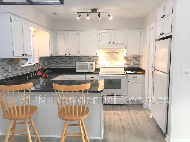 4633 Weybridge Ln property image