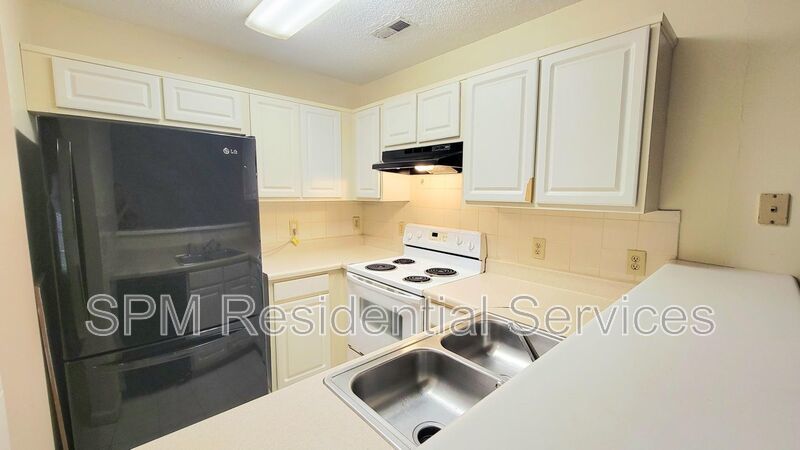 5150 Lampost Cir property image