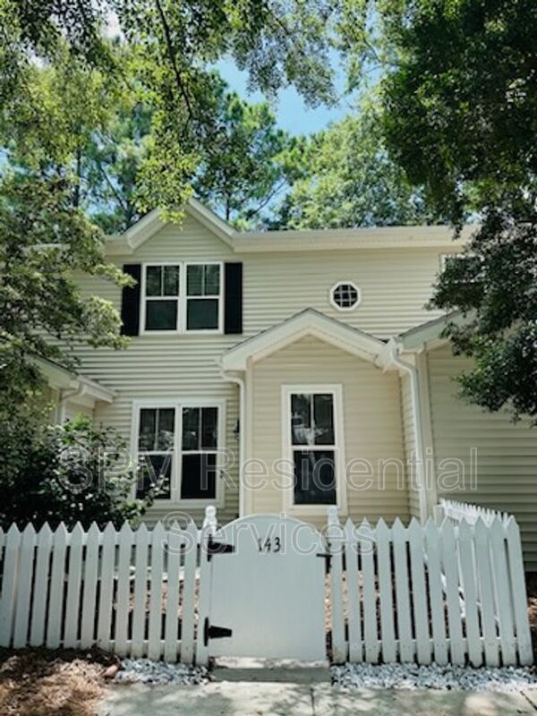2 Bedroom townhouse in popular Forest Cove property image