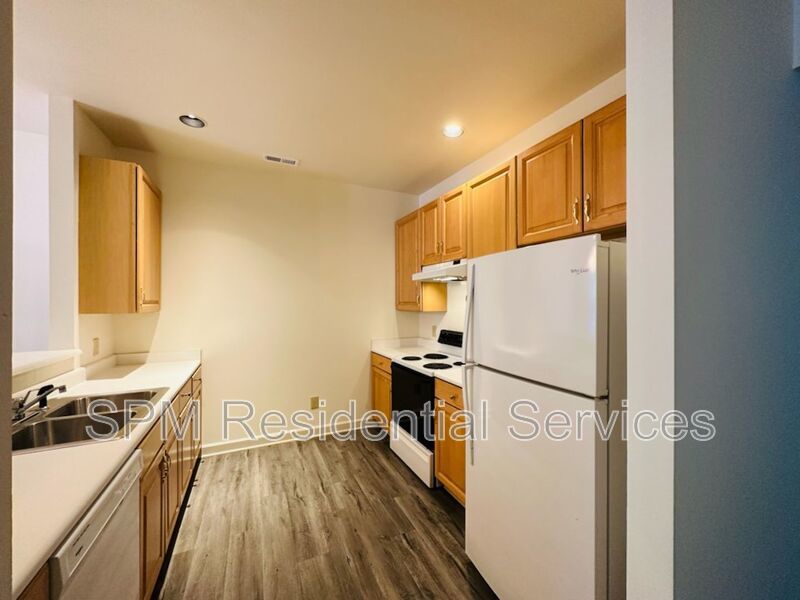 2 Bedroom townhouse in popular Forest Cove property image