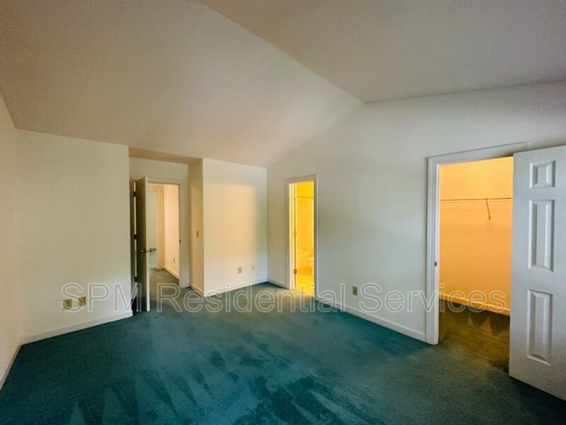 2 Bedroom townhouse in popular Forest Cove property image